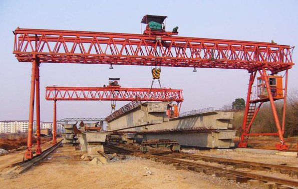 龍門吊地基不夠硬是怎么回事？那我們該怎么加固龍門吊地基？