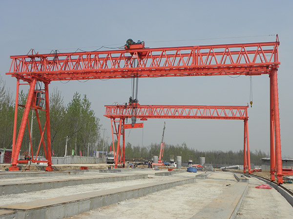 龍門吊軌道發(fā)生裂紋的原因是什么?那我們該怎么解決維護？