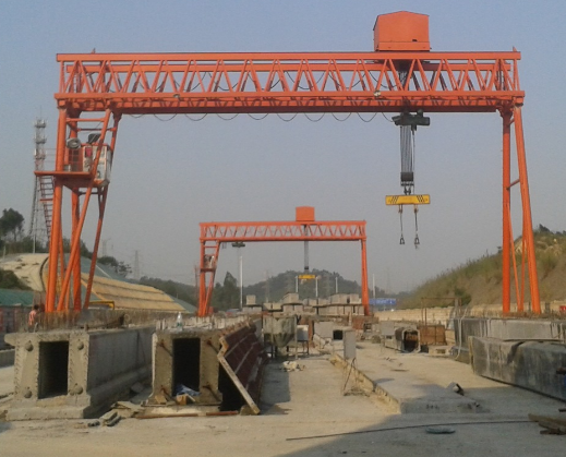 龍門吊更換配件時需要考慮哪些因素？龍門吊更換潤滑脂時怎么樣才能保證我們的安全與龍門吊的正常使用？