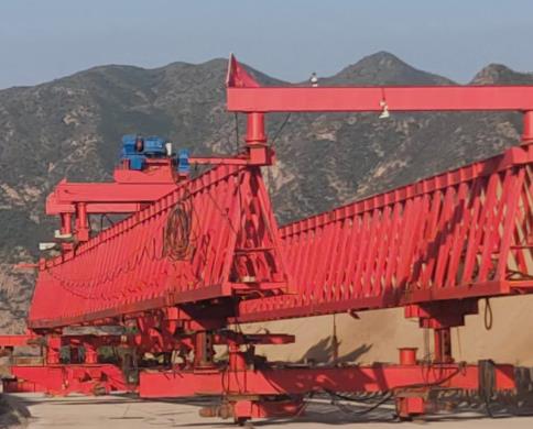 GYLQ200T-40M自平衡過跨架橋機在使用時有哪些優(yōu)點呢？