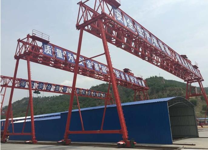 ME100t+100噸門式起重機(jī)行走機(jī)構(gòu)的慣性更大，行走機(jī)構(gòu)我們?cè)撛趺凑{(diào)速